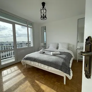 Appartement Games, Plérin